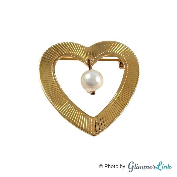 Vintage Openwork Ribbed Heart Round Dangling Faux Pearl Gold Tone Brooch - Picture 1 of 6